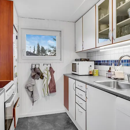 Casa vacanze Lovely In With Kitchen *